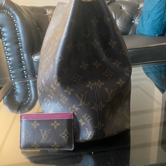 Louis Vuitton Large HOBO with matching Walet - Picture 2 of 4